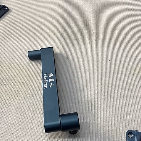 加长连杆划痕。    