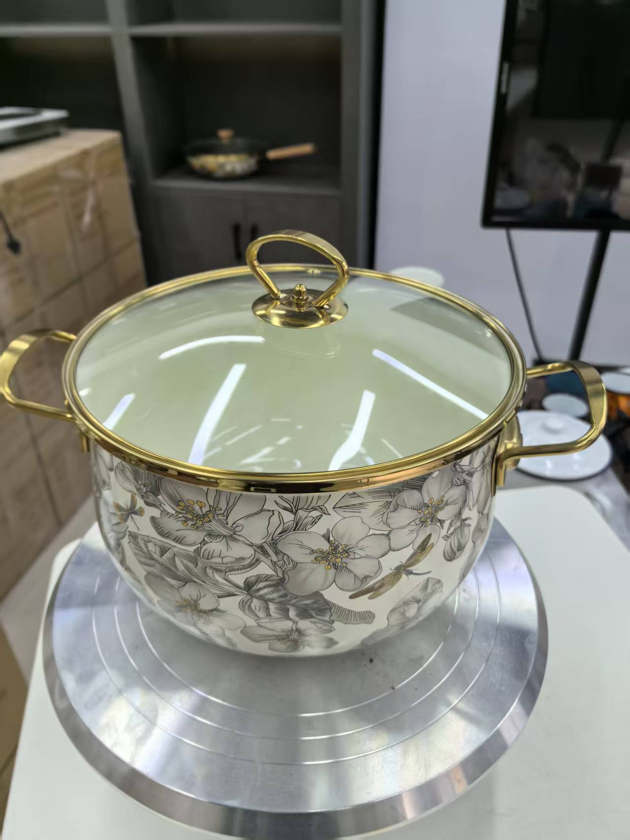 24cm蜻蜓水墨花汤锅