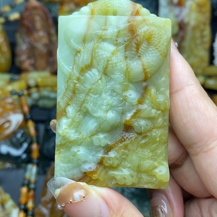 未镶嵌蛇纹石玉颈饰