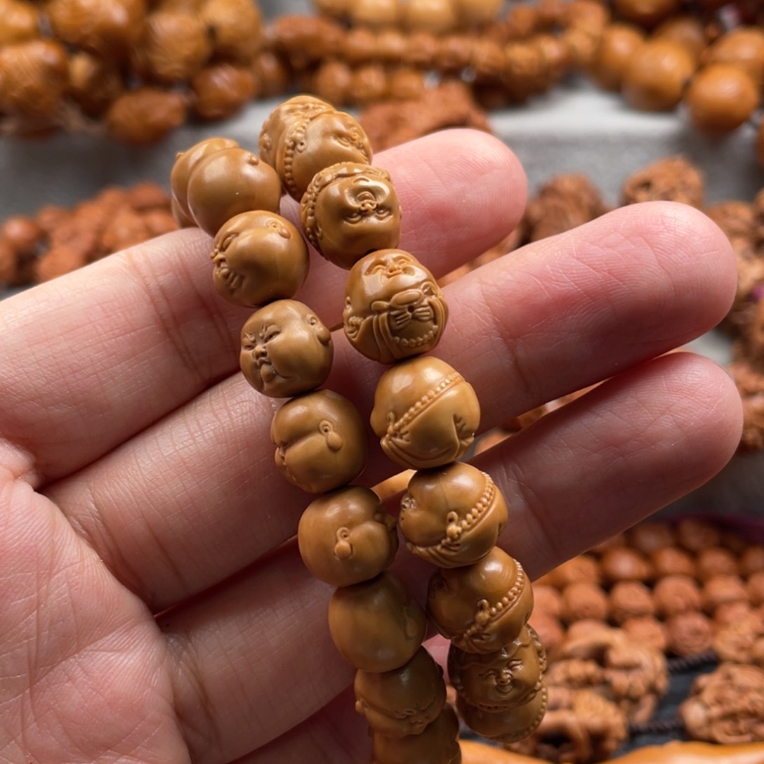 尘**心桃核雕刻桃核雕刻