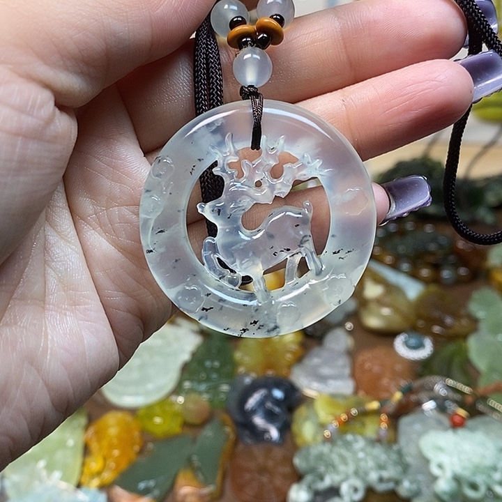 蛇纹石玉吊坠未镶嵌