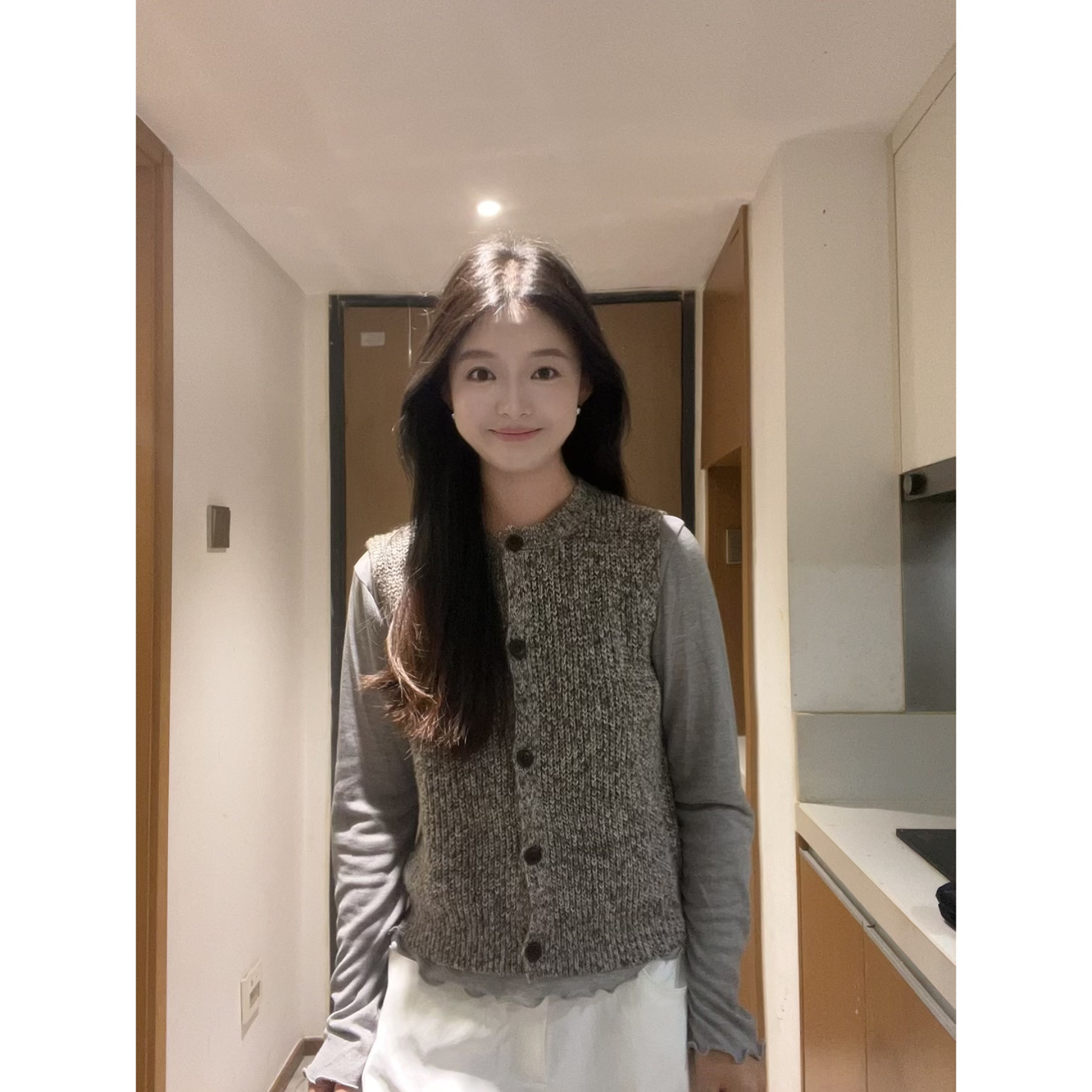 Nideaxi 薄款修身型圆领纽扣秋冬背带马夹马甲短款外搭小香风