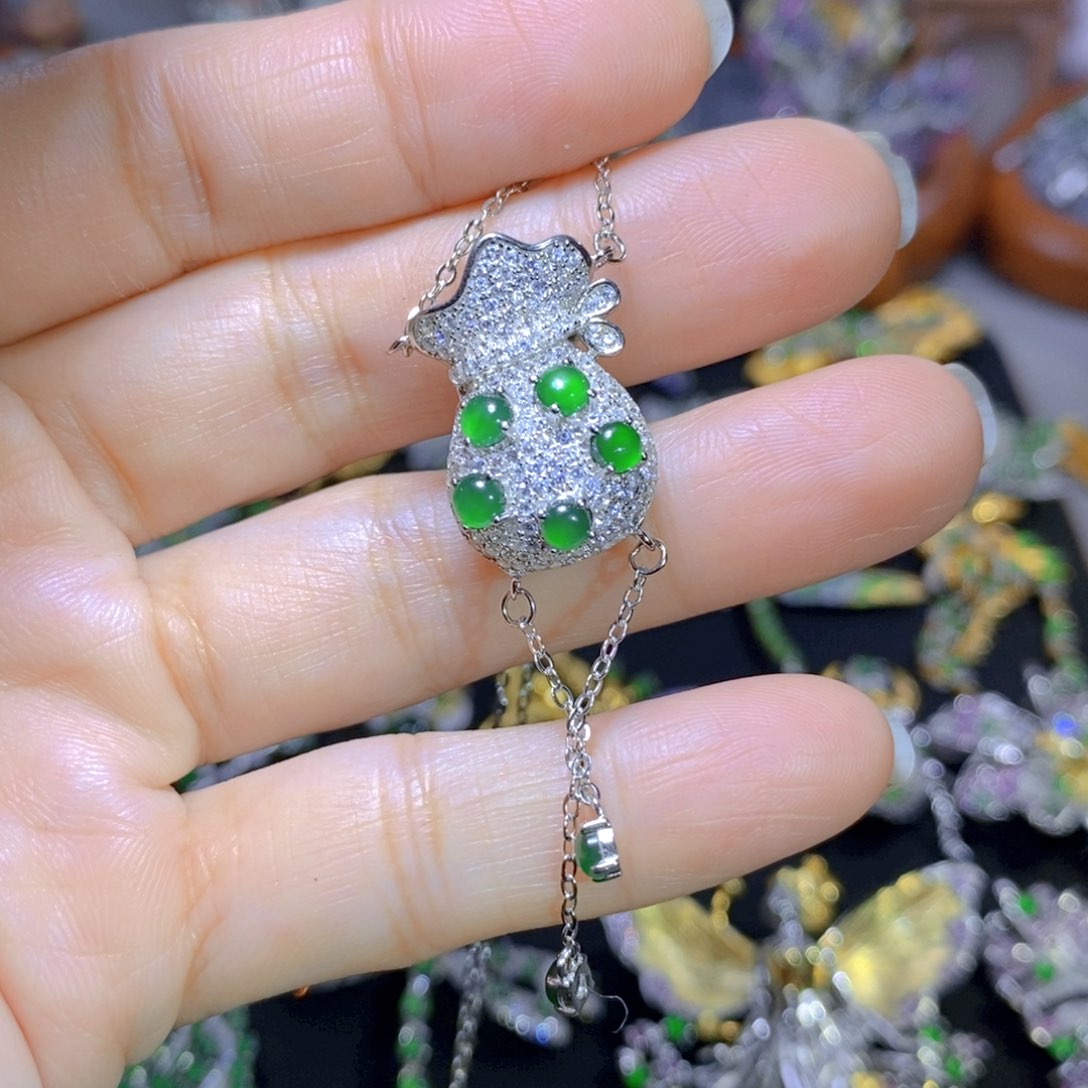 翡翠颈饰银S925镶嵌天然翡翠
