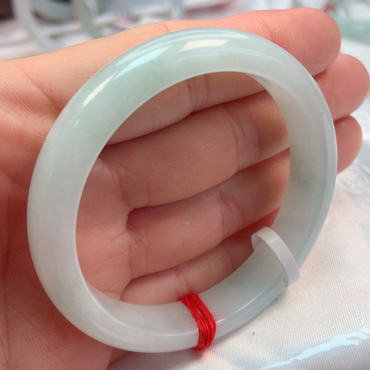 翡翠手镯未镶嵌51圈