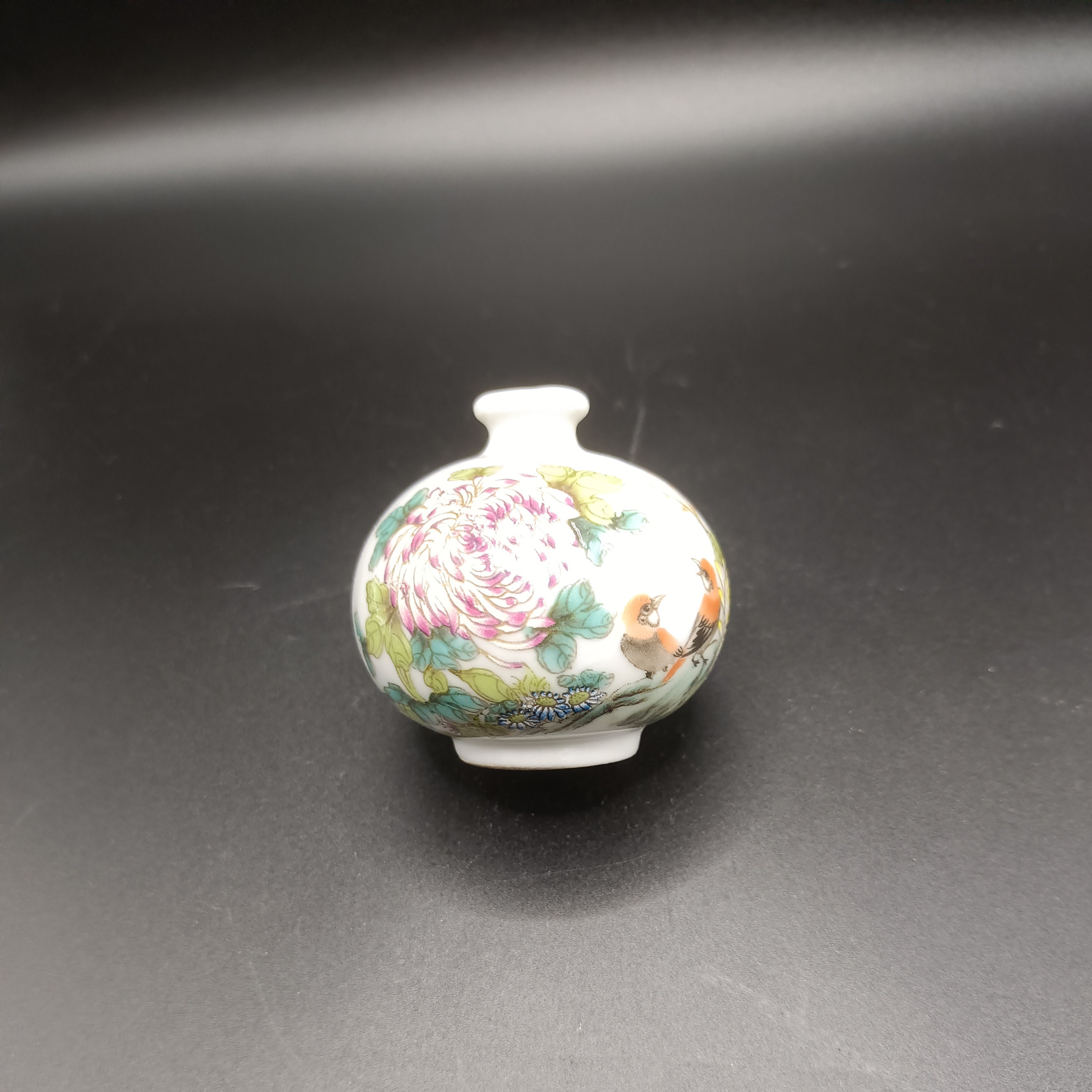 全手工刻花工艺瓶