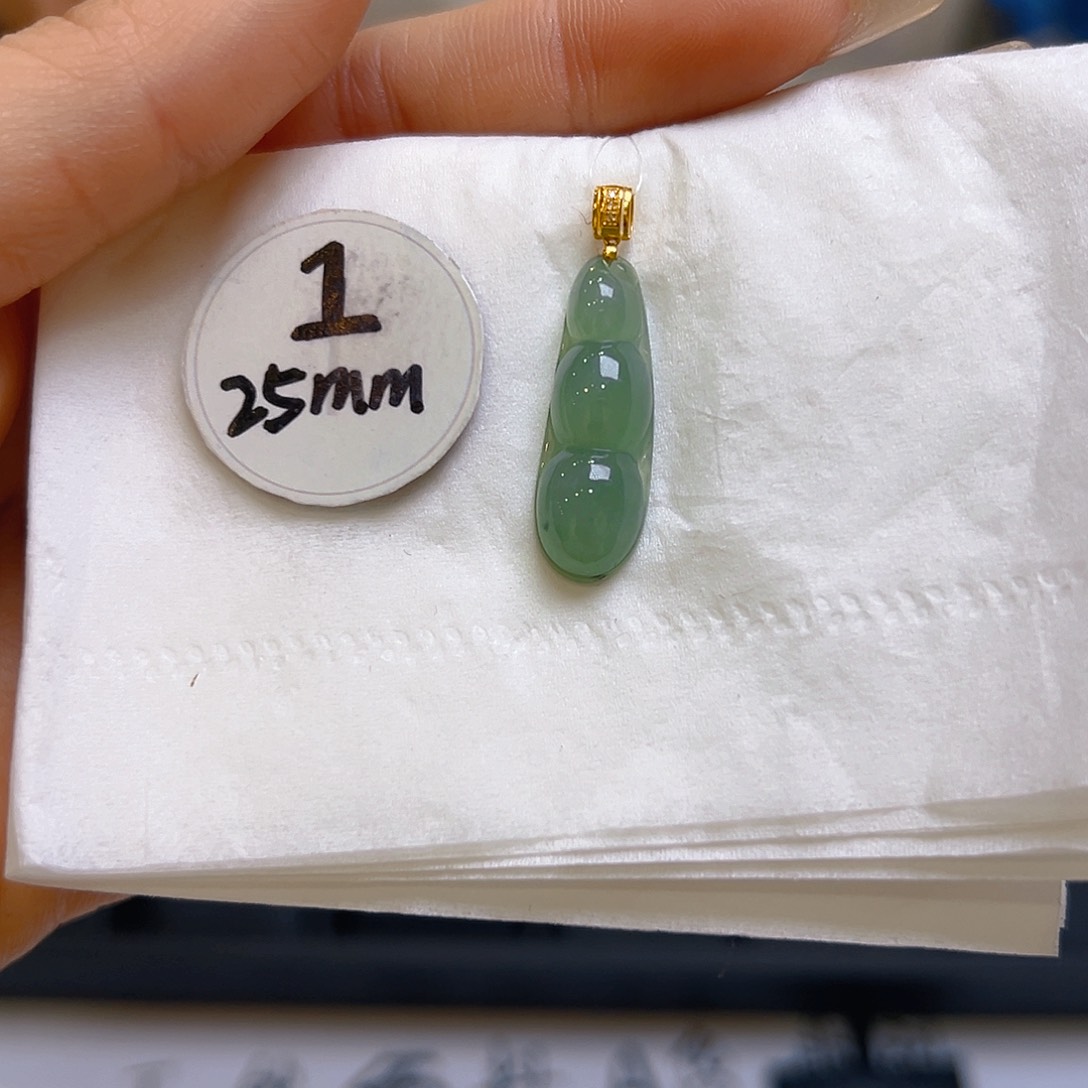 翡翠颈饰18K金镶嵌翡翠