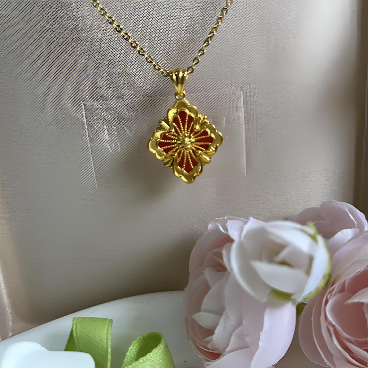 18k黄布契吊坠 红玛瑙（不含链）简约时尚大方气质优雅高贵