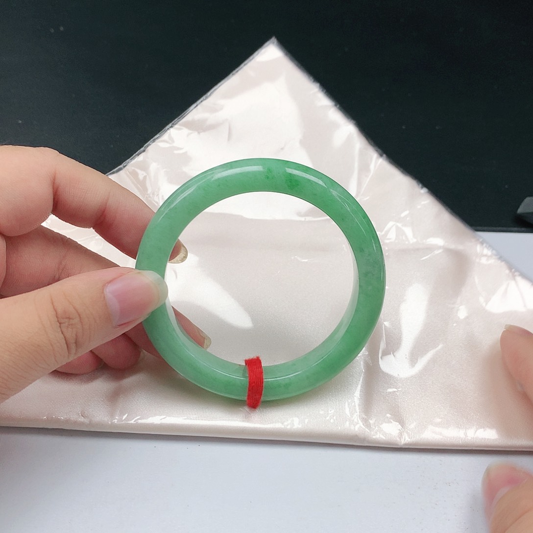 翡翠手镯未镶嵌翡翠207