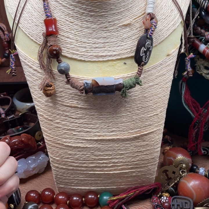 玛瑙/玉髓颈饰未镶嵌