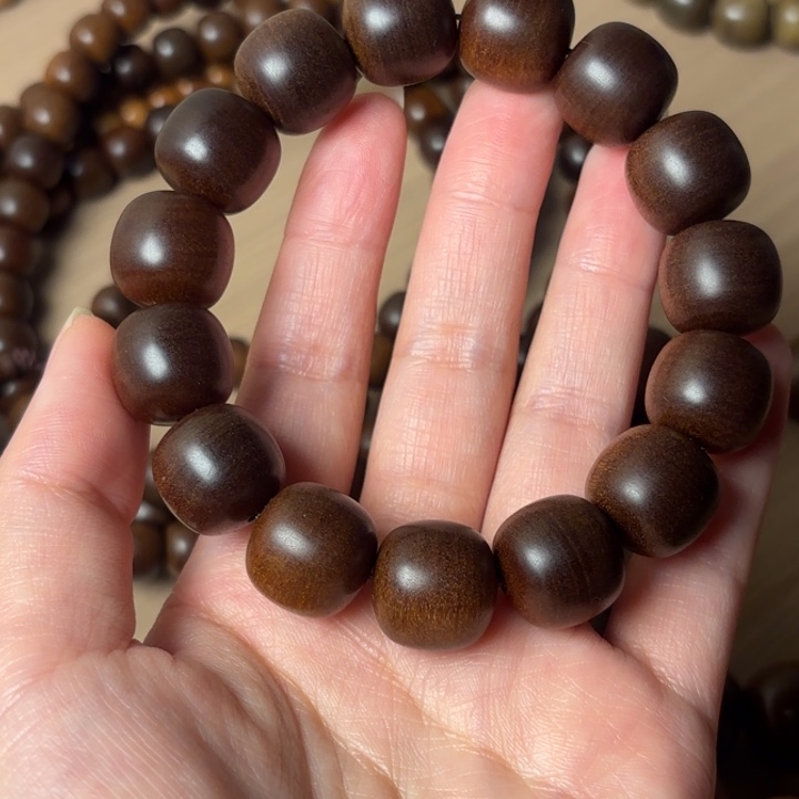 金***温檀香木1516老山檀黑肉焦糖奶甜