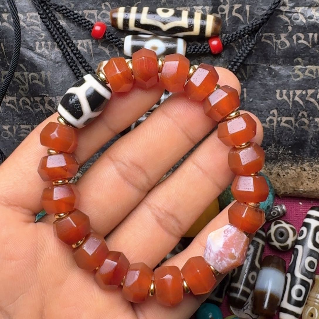 柏香籽/百香籽手串如图