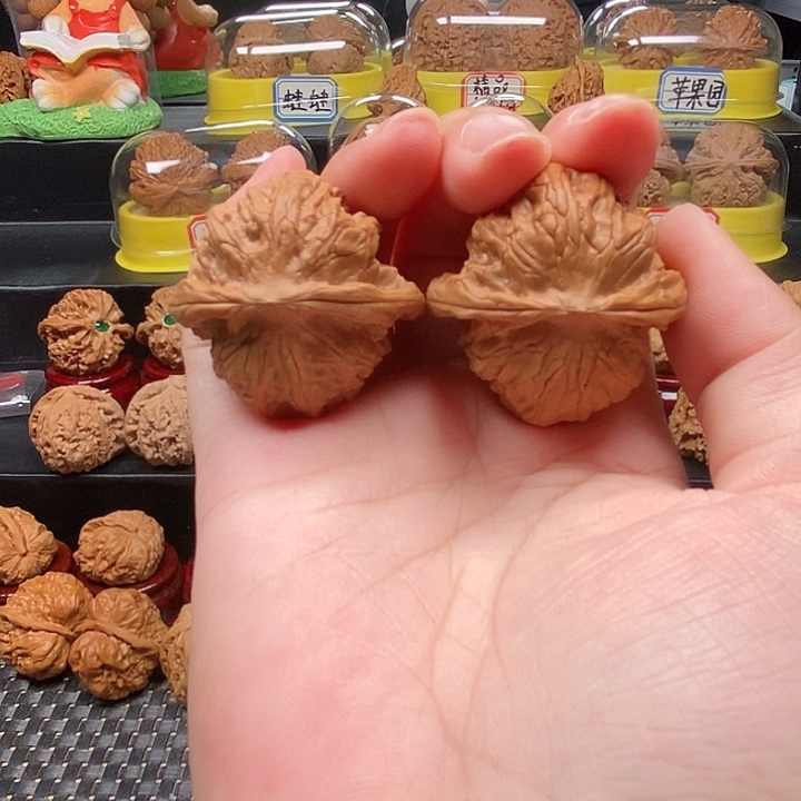 文玩核桃把件野狼全品38