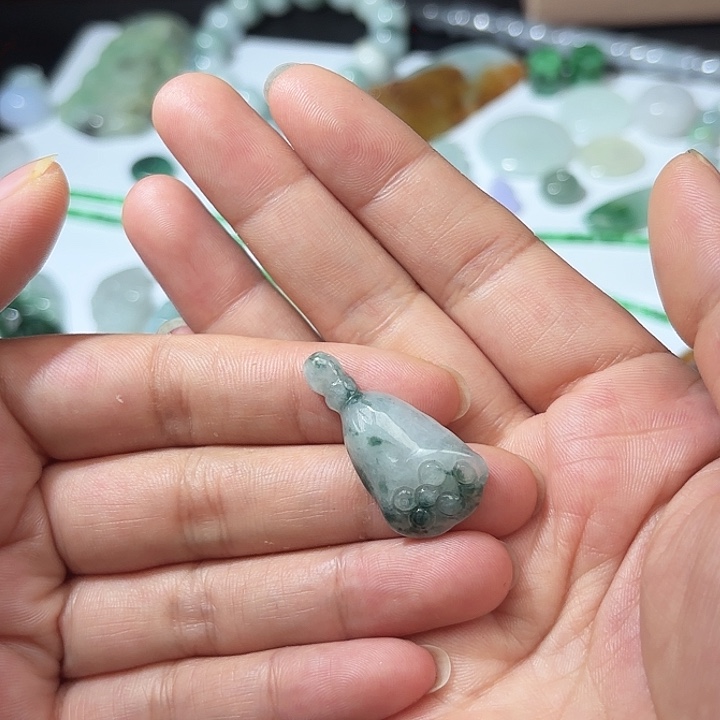 翡翠未镶嵌颈饰天然缅甸翡翠A货莲蓬