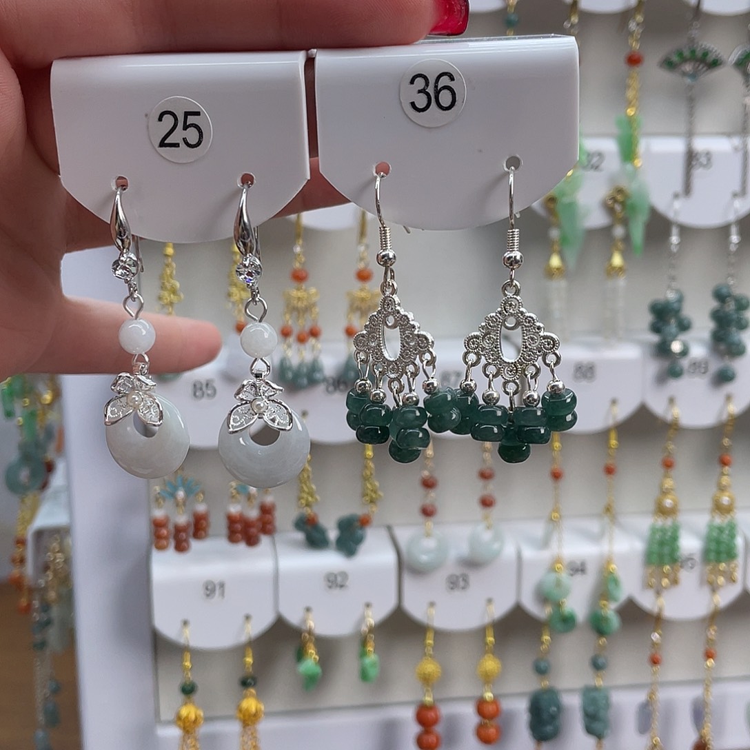 忄***o翡翠未镶嵌耳饰25 36