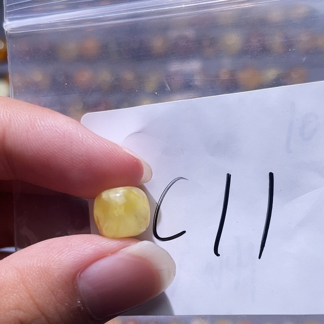 未镶嵌琥珀裸石10.2福利