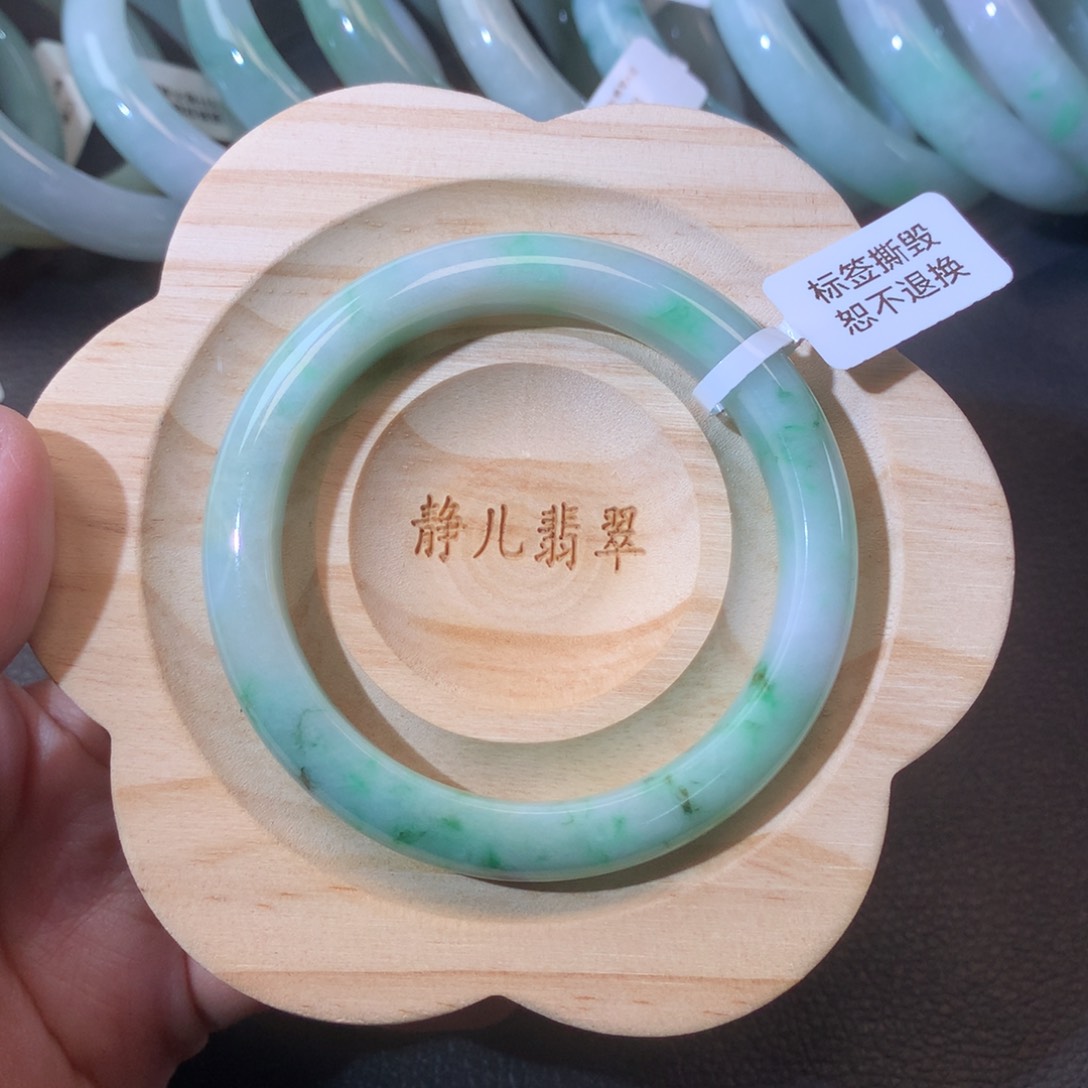 翡翠手镯未镶嵌53.5圈口