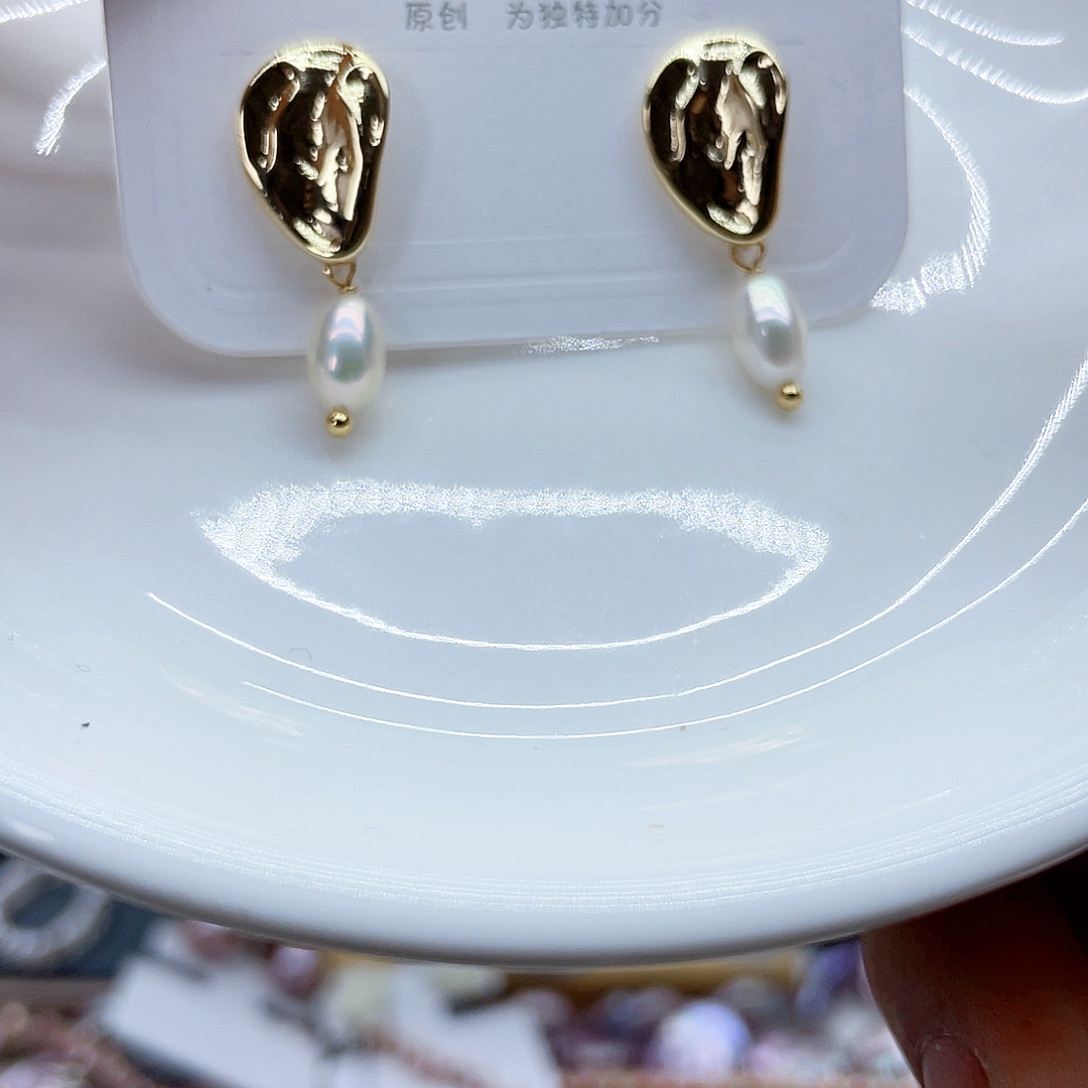 银S925镶嵌耳饰淡水珍珠