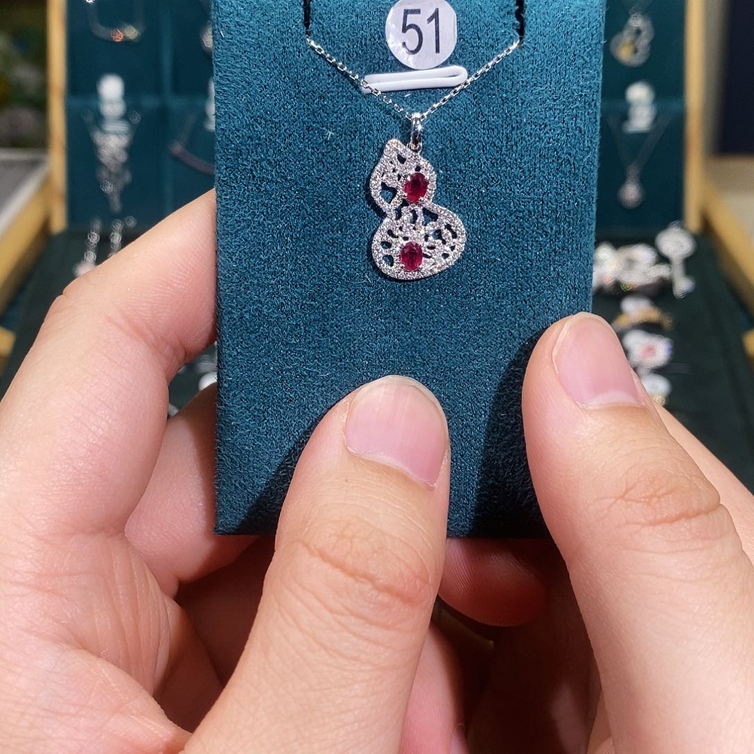 红宝石颈饰18K金镶嵌项链