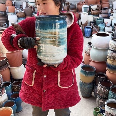 口20高30瑕疵盆子。