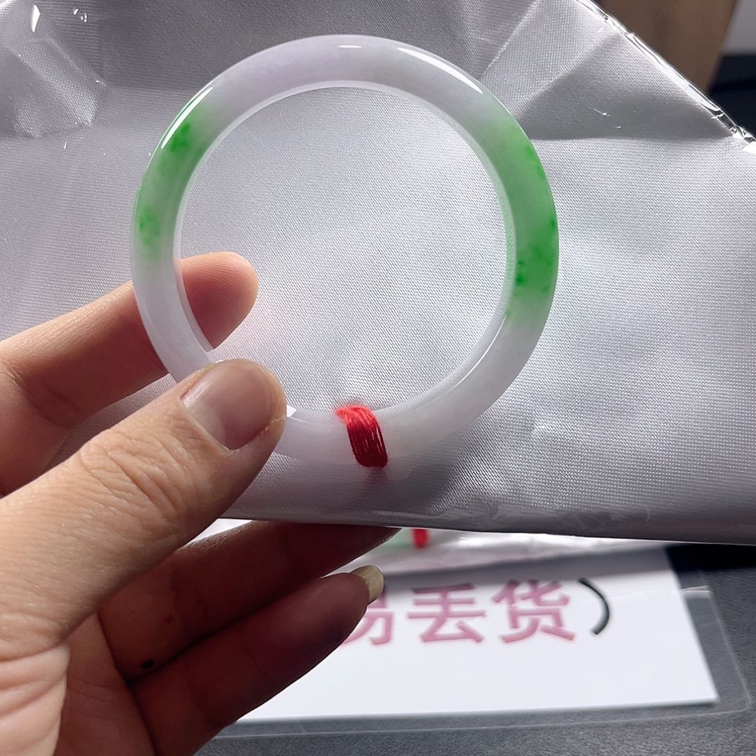 是***呆以实物为准，拍哪个发哪个