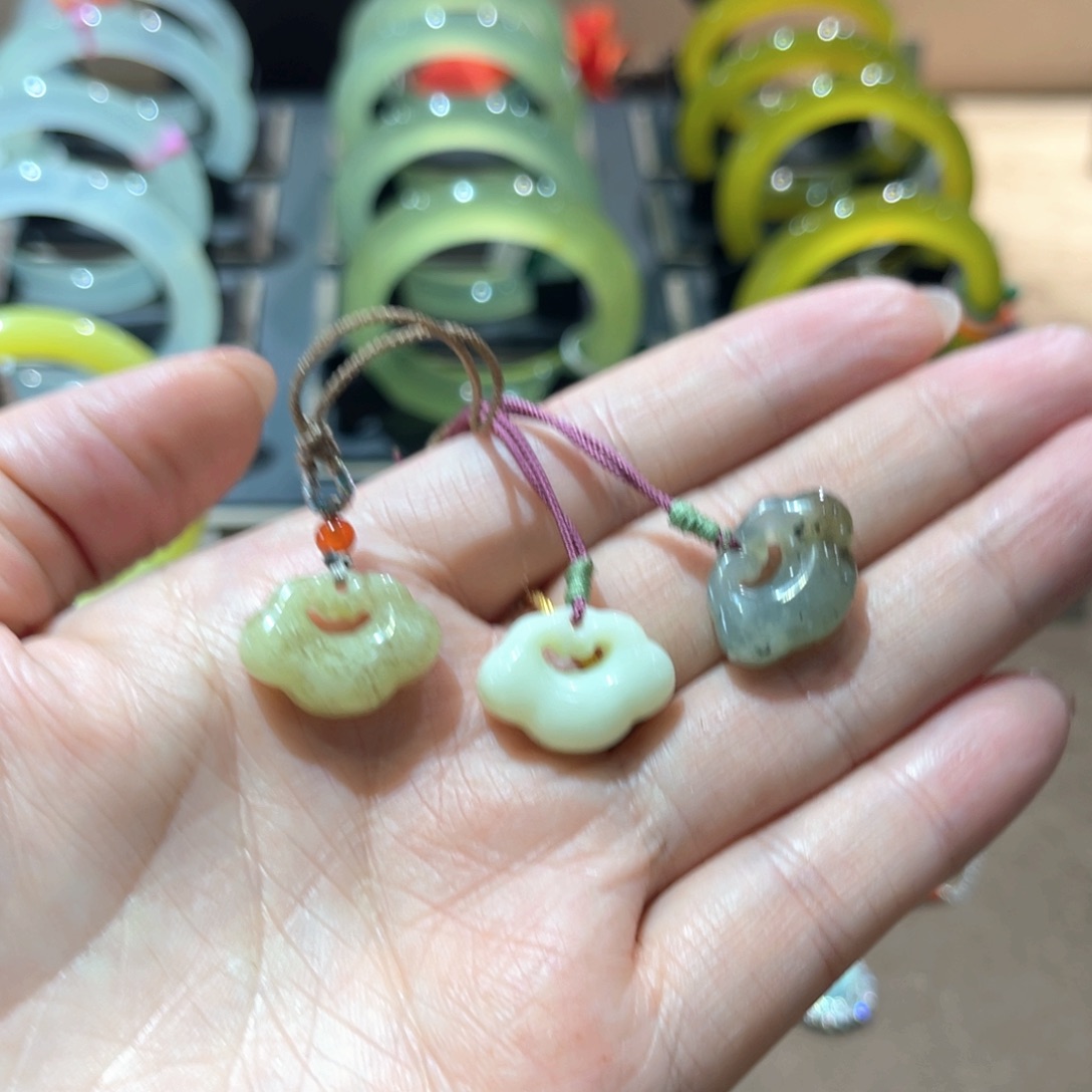 岫玉手镯未镶嵌手镯