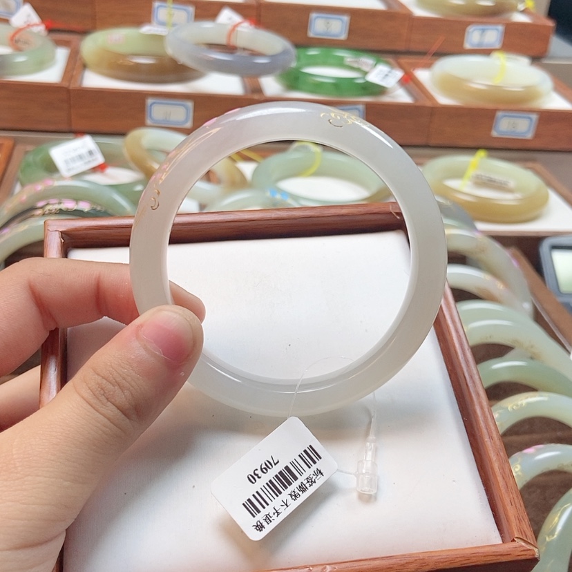 【闪购商品】和田玉手镯未镶嵌