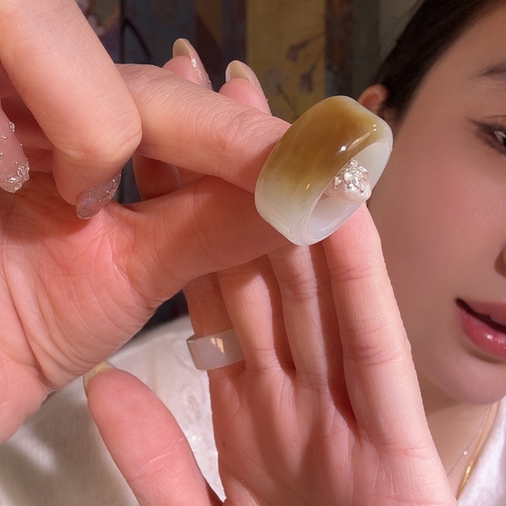 和田玉未镶嵌戒指