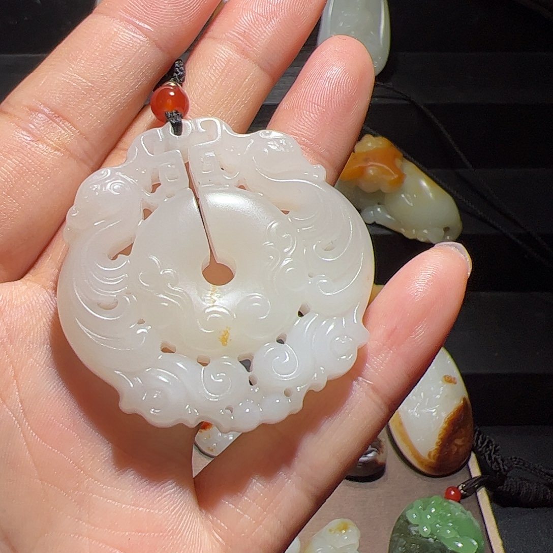 颈饰未镶嵌和田玉老*哥