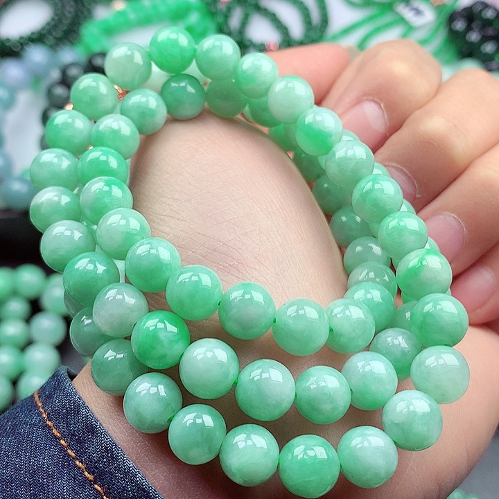 翡翠颈饰未镶嵌项链