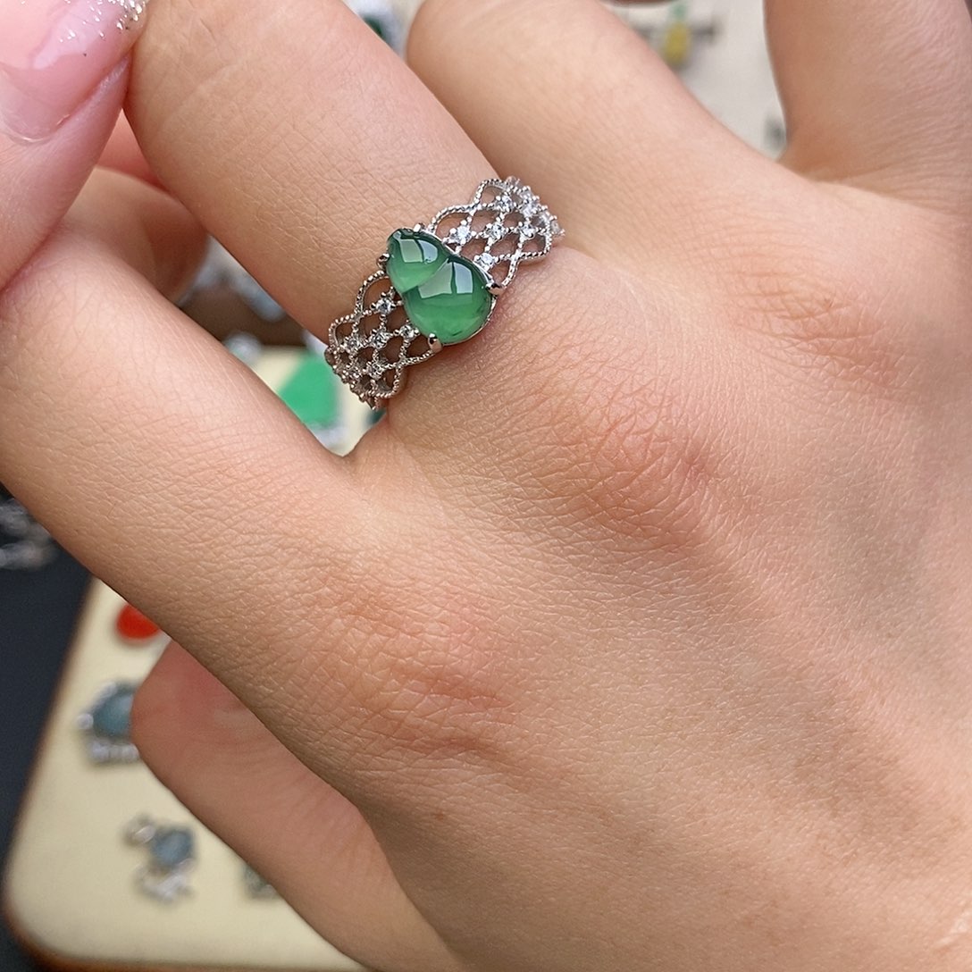 翡翠银S925镶嵌戒指微瑕