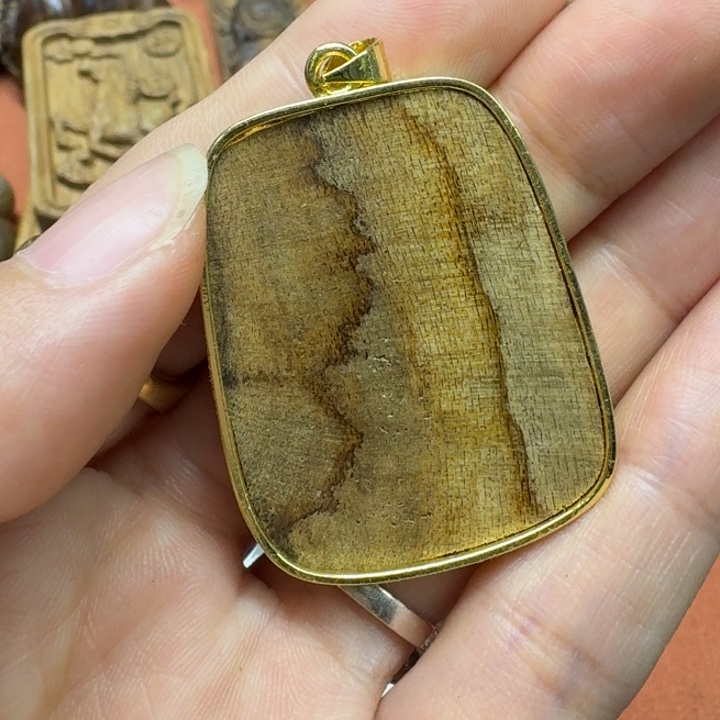 大叶紫檀（黑酸枝木类）