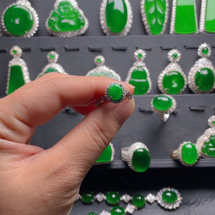 翡翠戒指未镶嵌翡翠戒指