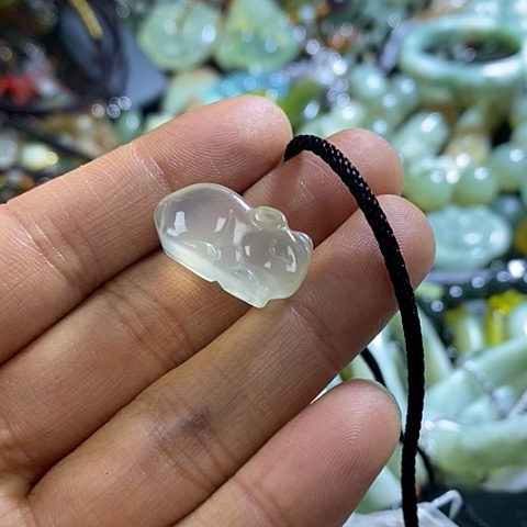 岫玉颈饰未镶嵌一个