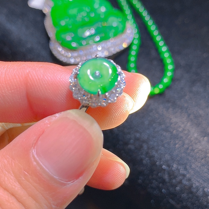 【闪购商品】翡翠颈饰银S925镶嵌翡翠