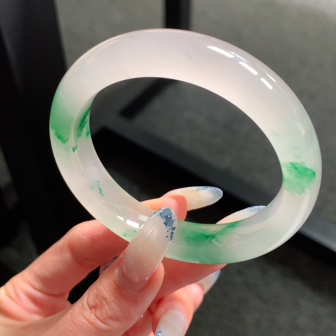 石英质玉未镶嵌手镯