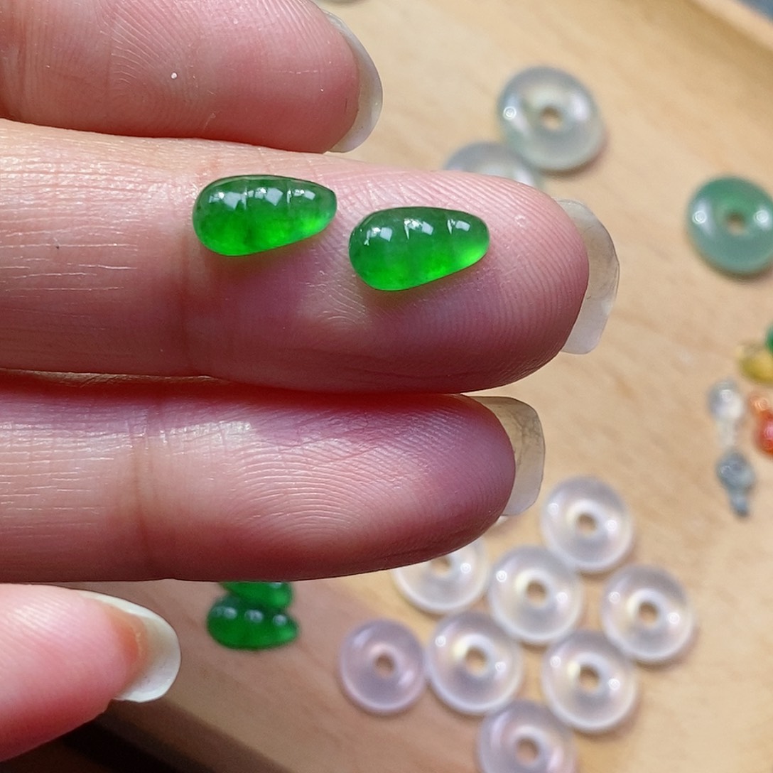 翡翠颈饰未镶嵌翡翠