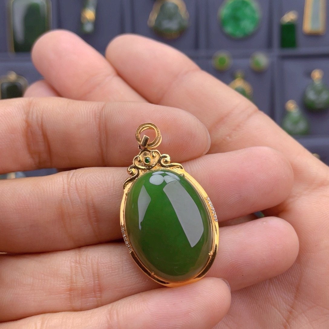 和田玉（碧玉）18K金镶嵌吊坠(不含链)我**颖大蛋面吊坠