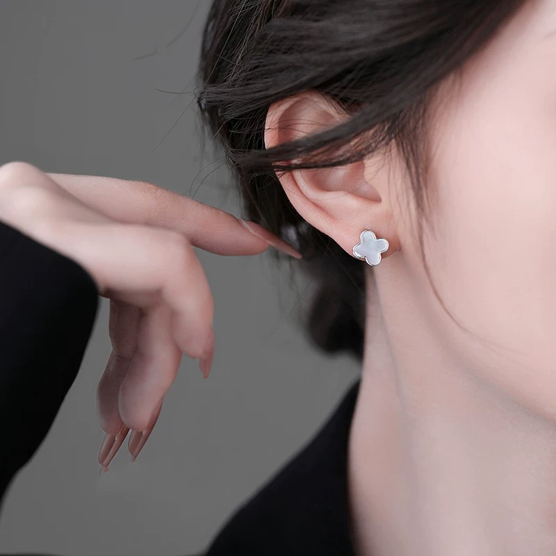 足银耳饰 S999纯银四叶草耳钉女耳环养耳洞耳圈高级感