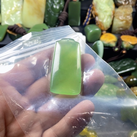 未镶嵌蛇纹石玉手链