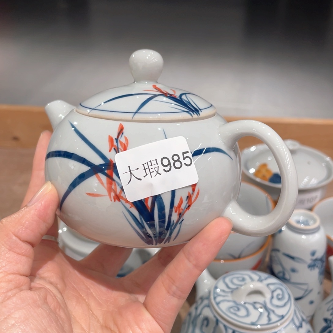 釉下手绘茶具微瑕