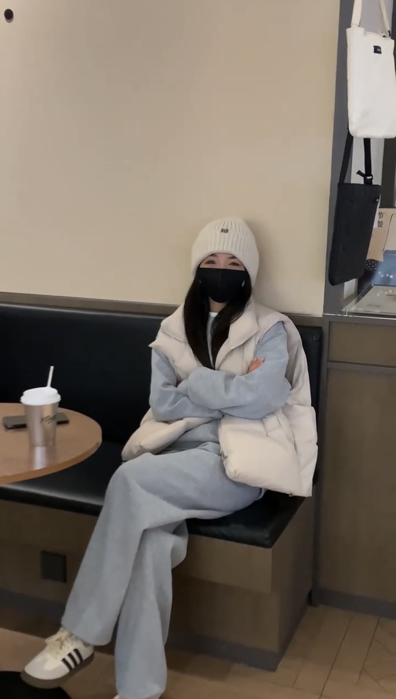 羽绒马甲女宽松保暖小欧包90白鸭绒立领马夹坎肩外套秋冬