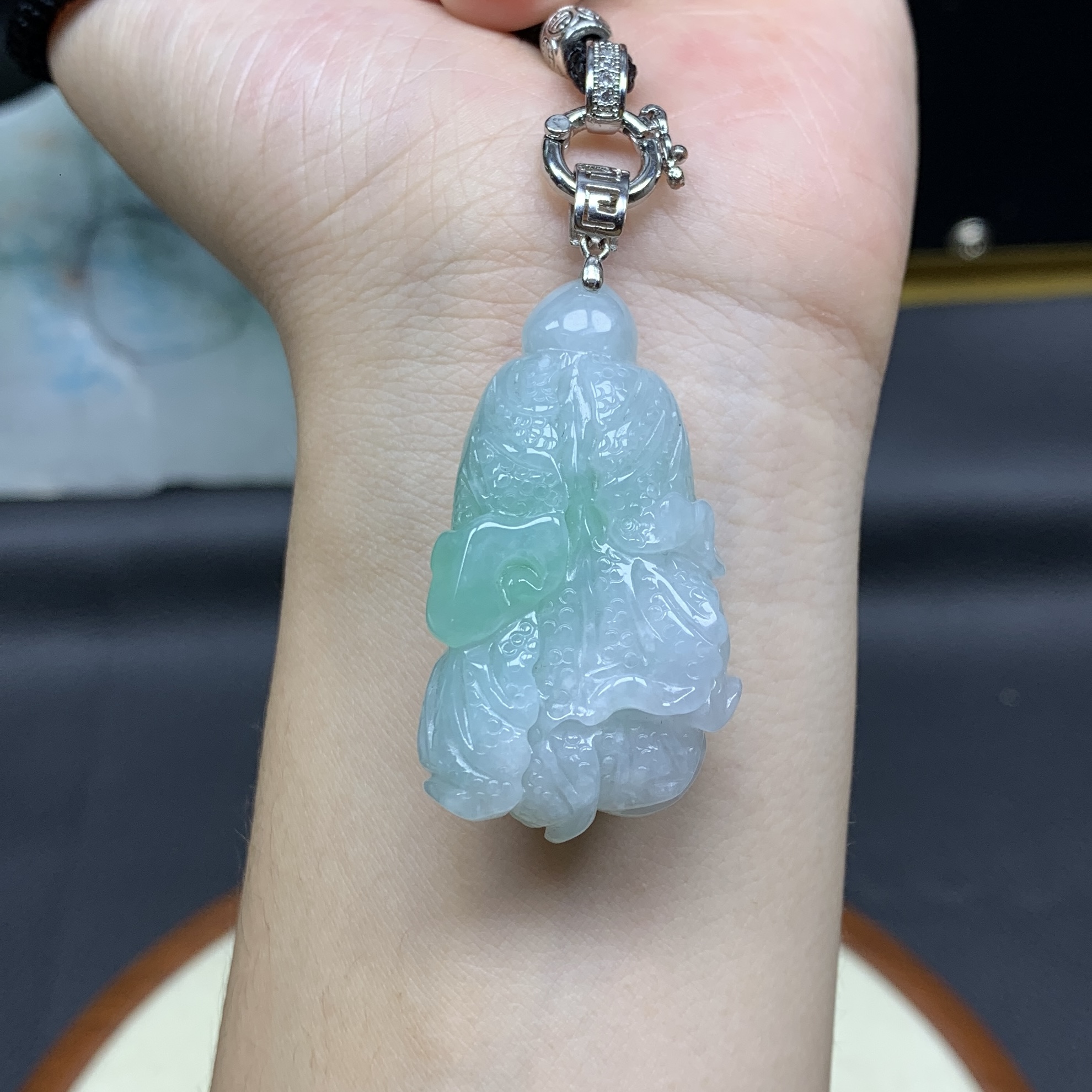 天然缅甸翡翠A货 白菜吊坠阳绿飘花挂件镶s925银扣毛衣链配饰百搭
