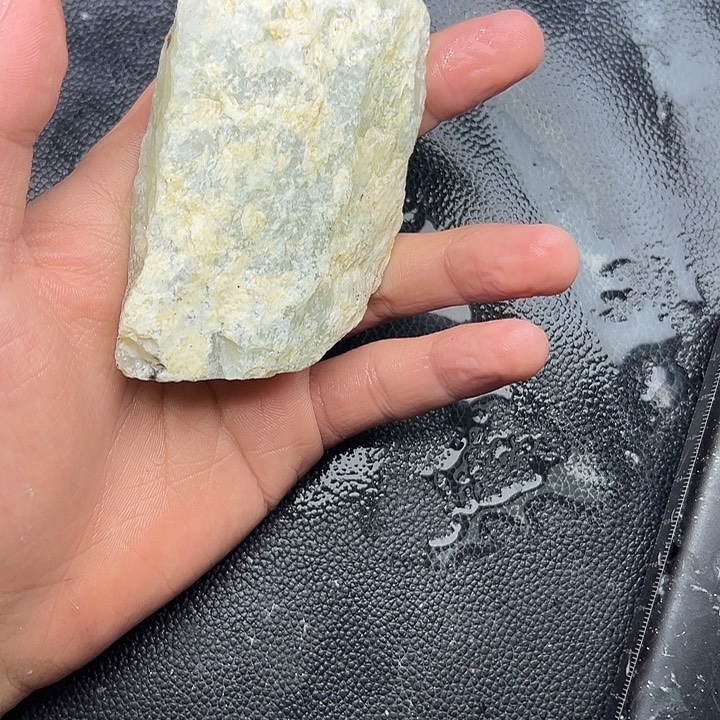 和田玉（糖玉）未镶嵌手镯