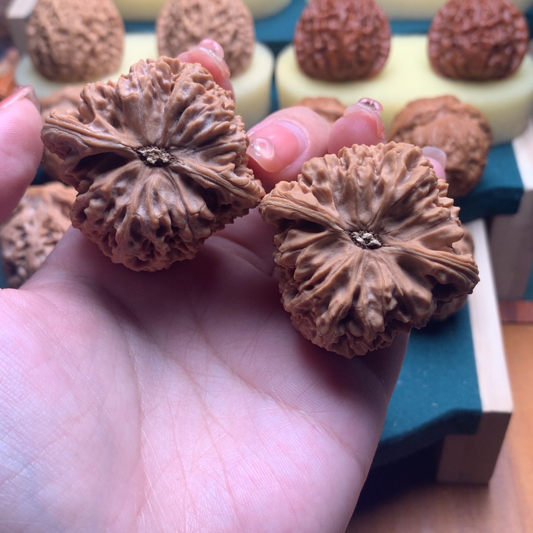 文玩核桃吊坠畵*南疆石