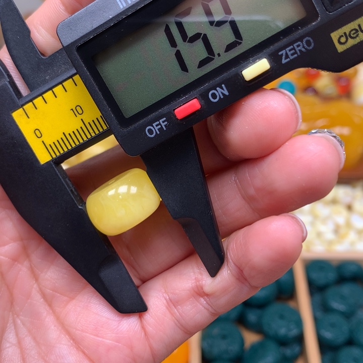 非金属仿琥珀饰品15