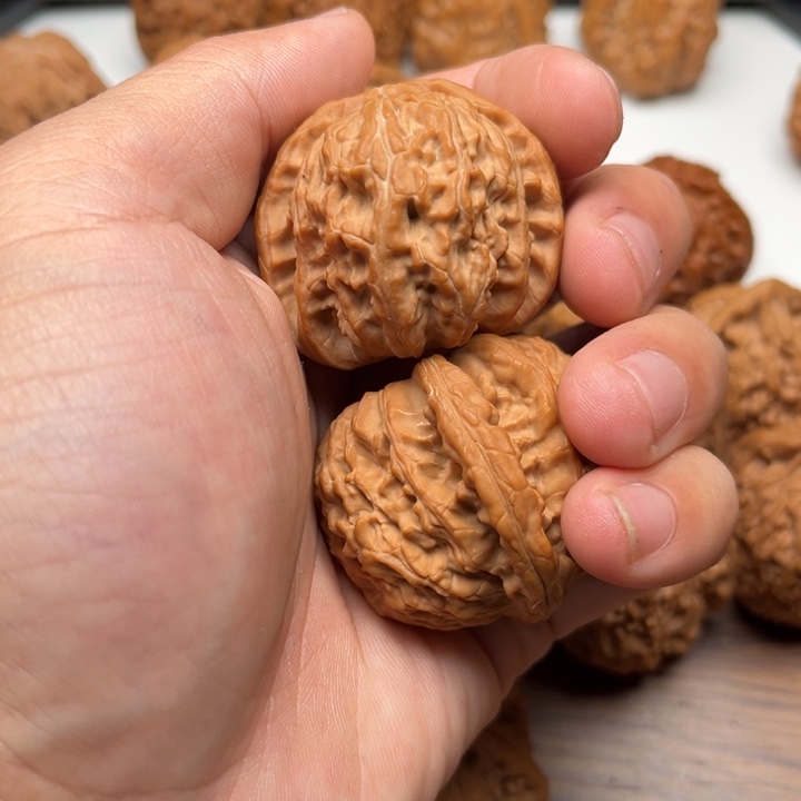 6***才文玩核桃吊坠42白狮子