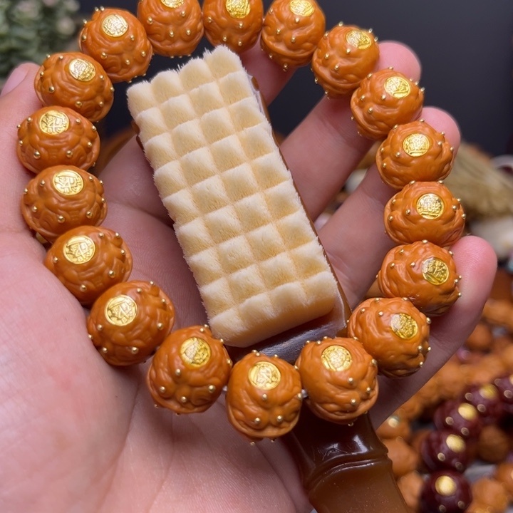 猴头核桃吊坠1.5满钉满背万毛刷