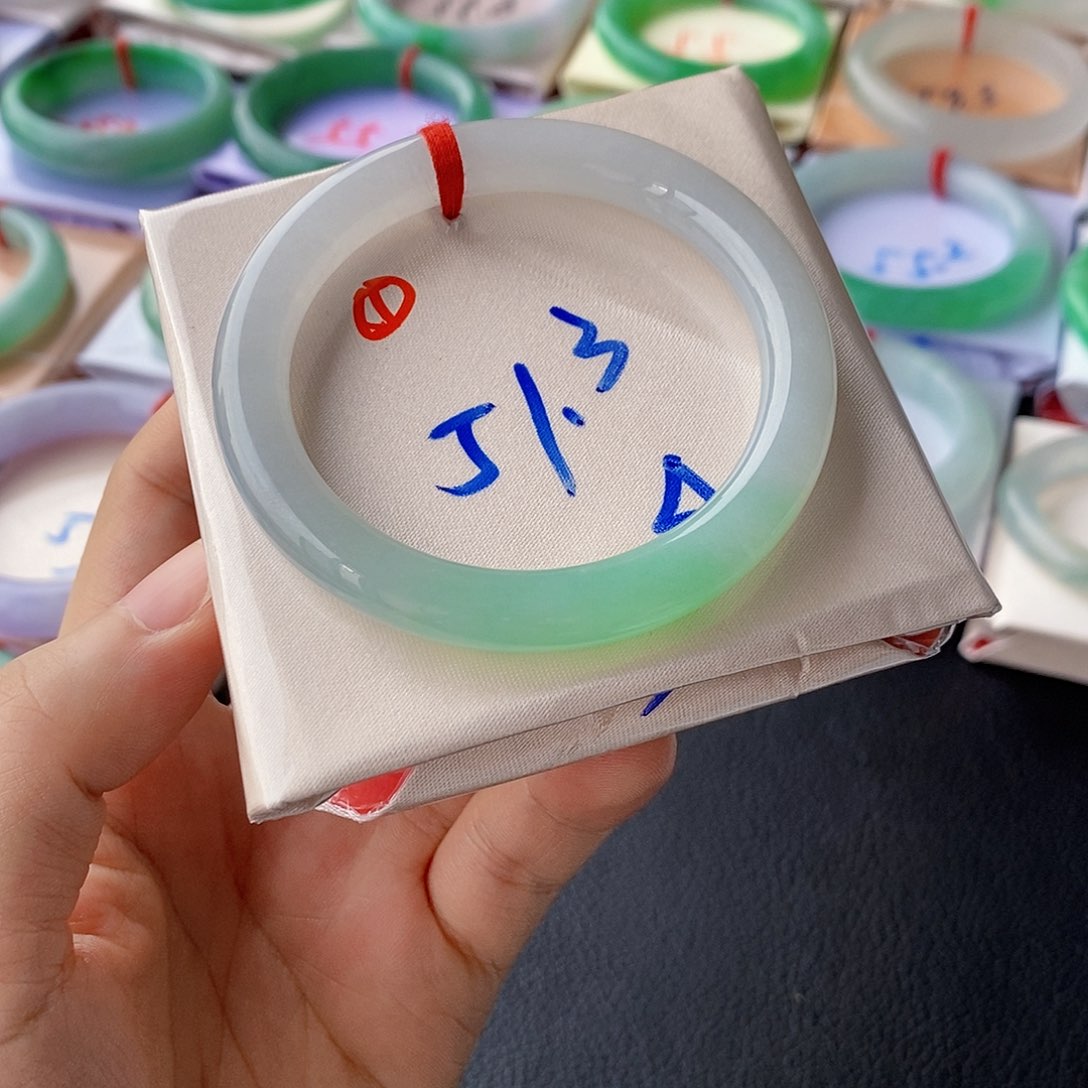 翡翠手镯未镶嵌5号