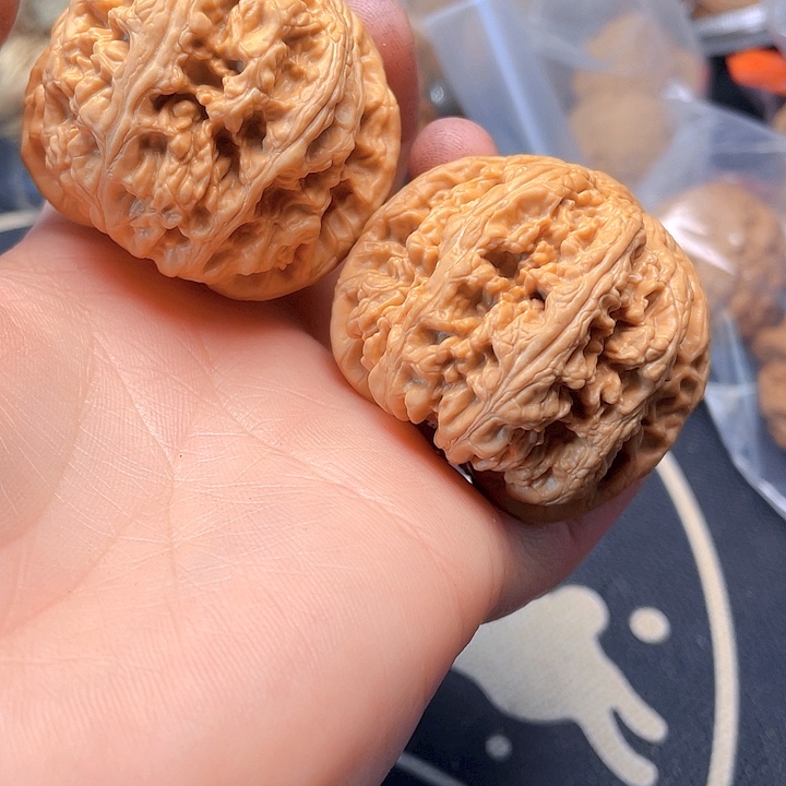 文玩核桃吊坠平谷粗筋