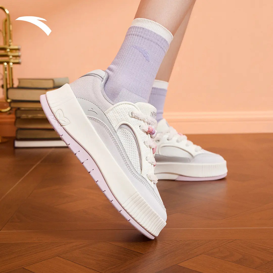 安踏秋季新款流光风慕斯女子百搭潮流轻便休闲板鞋122548035-OP